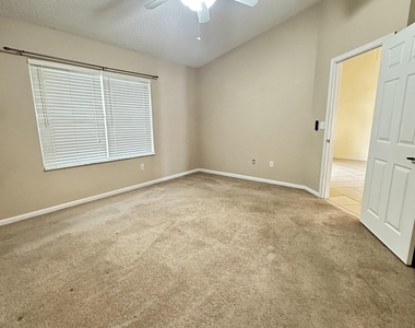 10632 Lake Shore Drive - Photo Thumbnail 8