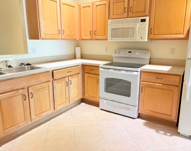10632 Lake Shore Drive - Photo Thumbnail 6