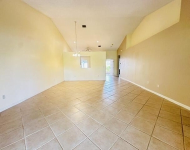10632 Lake Shore Drive - Photo Thumbnail 3