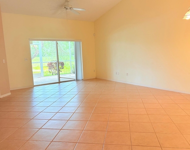 10632 Lake Shore Drive - Photo Thumbnail 5
