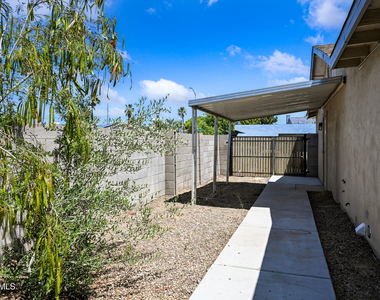 5833 W John Cabot Road - Photo Thumbnail 16