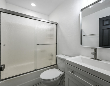 5833 W John Cabot Road - Photo Thumbnail 26