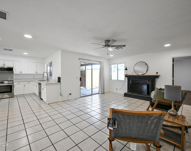 5833 W John Cabot Road - Photo Thumbnail 12