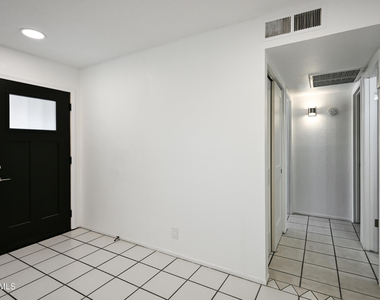 5833 W John Cabot Road - Photo Thumbnail 21