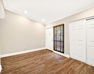 921 Nw 122nd Terrace - Photo Thumbnail 4