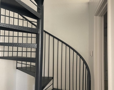 2244 E Huntington Drive - Photo Thumbnail 8