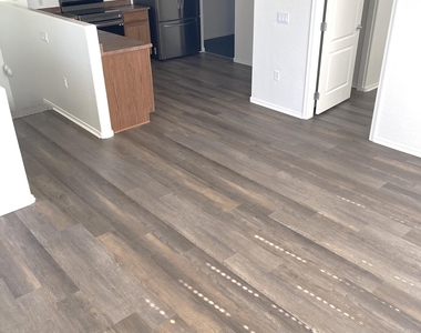 2244 E Huntington Drive - Photo Thumbnail 3