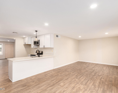 518 N Pepperwood Court - Photo Thumbnail 5