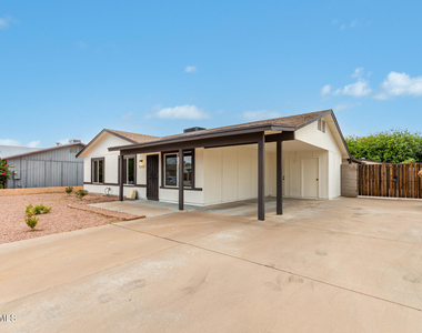 518 N Pepperwood Court - Photo Thumbnail 2