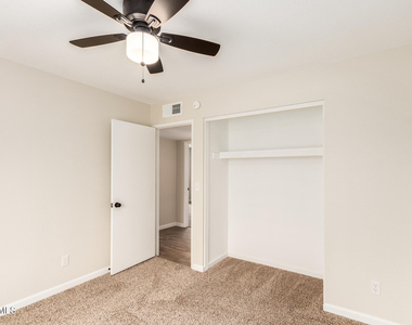 518 N Pepperwood Court - Photo Thumbnail 14