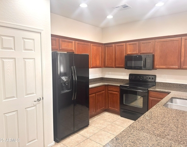 4230 E Linda Lane - Photo Thumbnail 6