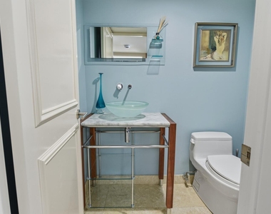 1172 Hillsboro Mile - Photo Thumbnail 37