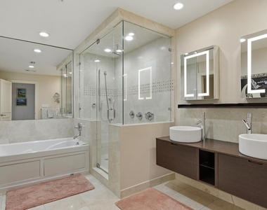 1172 Hillsboro Mile - Photo Thumbnail 24