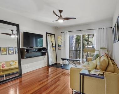 1172 Hillsboro Mile - Photo Thumbnail 28