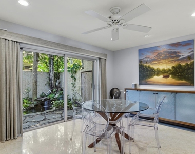 1172 Hillsboro Mile - Photo Thumbnail 16