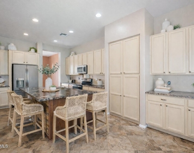 6922 S Black Hills Way - Photo Thumbnail 9