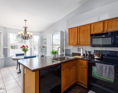862 W Saragosa Street - Photo Thumbnail 3