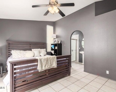 862 W Saragosa Street - Photo Thumbnail 7