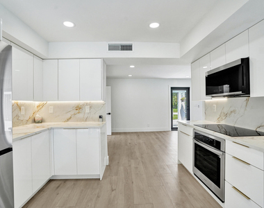 840 Sw 3rd Street - Photo Thumbnail 22