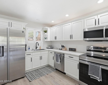 19700 N 76th Street - Photo Thumbnail 10