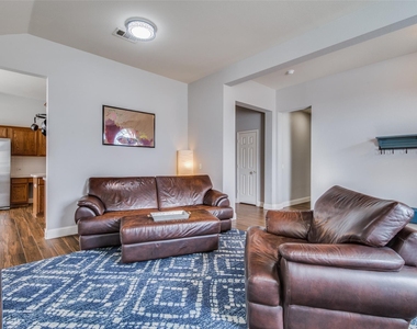 4916 Auburn Drive - Photo Thumbnail 5
