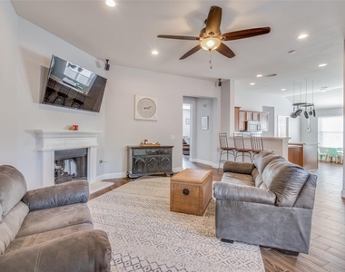 4916 Auburn Drive - Photo Thumbnail 8