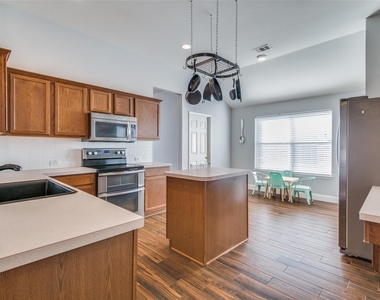 4916 Auburn Drive - Photo Thumbnail 10