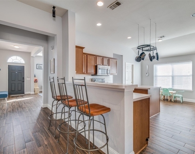 4916 Auburn Drive - Photo Thumbnail 9