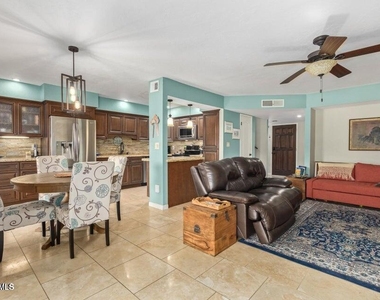 2232 W Lindner Avenue - Photo Thumbnail 6