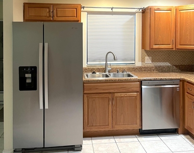 3692 Nw 95th Terrace - Photo Thumbnail 3