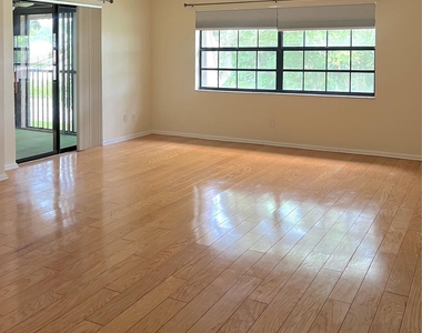 3692 Nw 95th Terrace - Photo Thumbnail 5