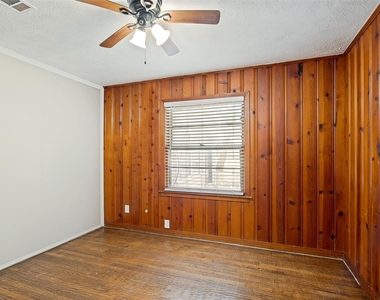 1913 Landa Drive - Photo Thumbnail 9