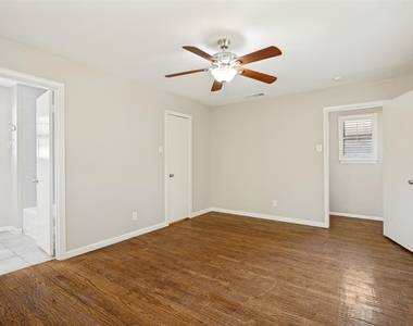 1913 Landa Drive - Photo Thumbnail 14
