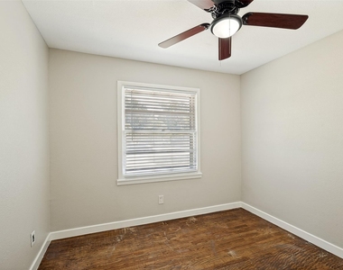 1913 Landa Drive - Photo Thumbnail 7