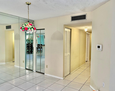 9718 S Belfort Circle - Photo Thumbnail 6
