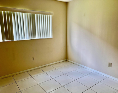 9718 S Belfort Circle - Photo Thumbnail 9