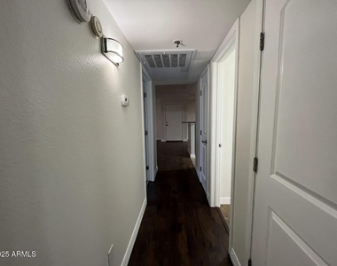 2025 E Campbell Avenue - Photo Thumbnail 8