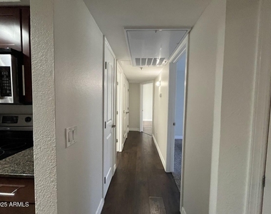 2025 E Campbell Avenue - Photo Thumbnail 7