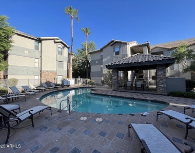 2025 E Campbell Avenue - Photo Thumbnail 20