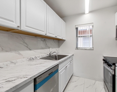 500 Sw 2nd Avenue - Photo Thumbnail 2