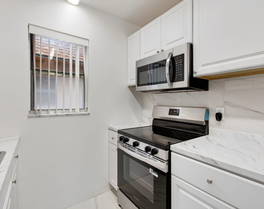 500 Sw 2nd Avenue - Photo Thumbnail 3