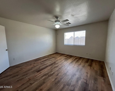 2046 S 171st Drive - Photo Thumbnail 10