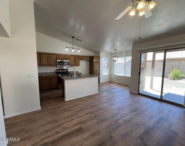 2046 S 171st Drive - Photo Thumbnail 9