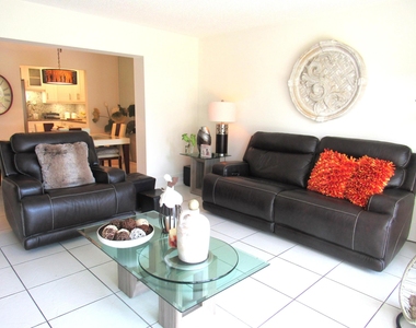 5780 Fernley Drive W - Photo Thumbnail 7