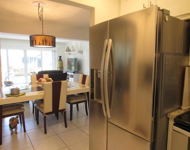 5780 Fernley Drive W - Photo Thumbnail 14