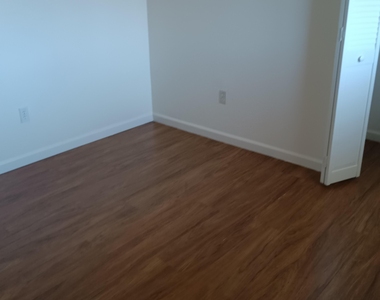 5334 E Virginia Avenue - Photo Thumbnail 2