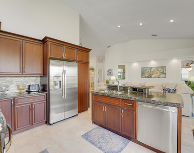 7136 Ashford Lane - Photo Thumbnail 20