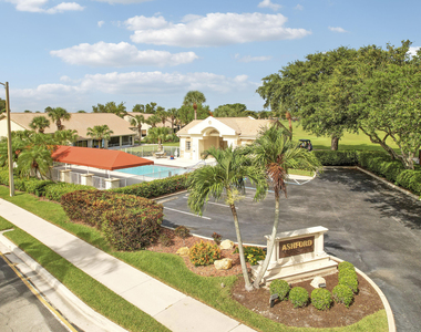 7136 Ashford Lane - Photo Thumbnail 7
