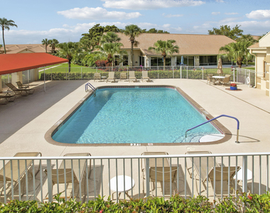 7136 Ashford Lane - Photo Thumbnail 8