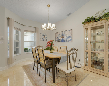 7136 Ashford Lane - Photo Thumbnail 11